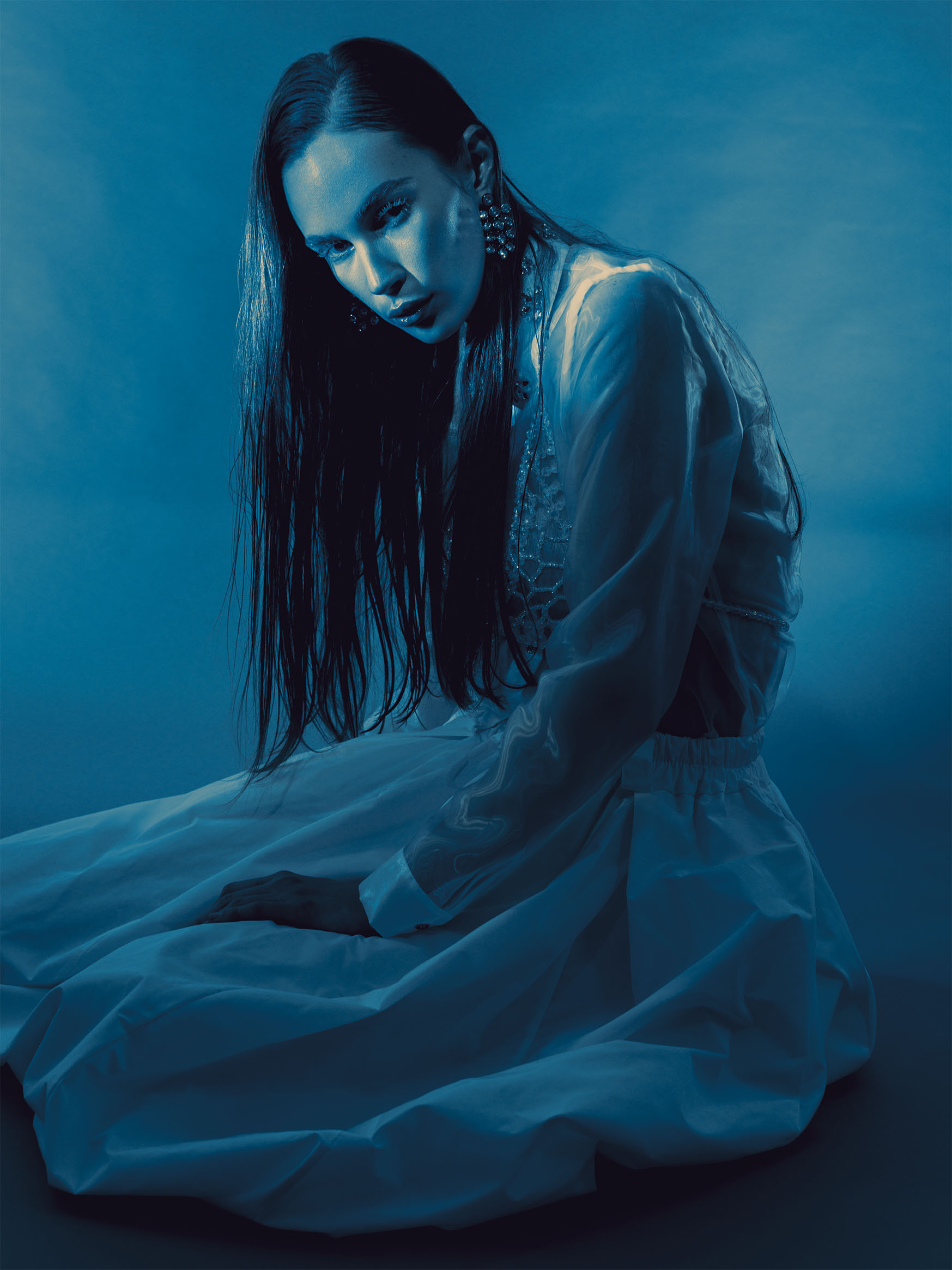 Un-Frosted editorial fashion photography frame 01